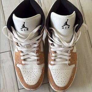 Jordan Athletic Shoes White and Tan